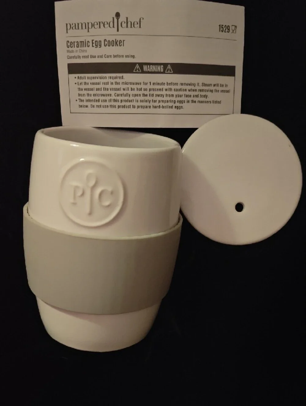 Pampered Chef Set: Ceramic Egg Cooker And Crinkle Cutter With Blade Guard